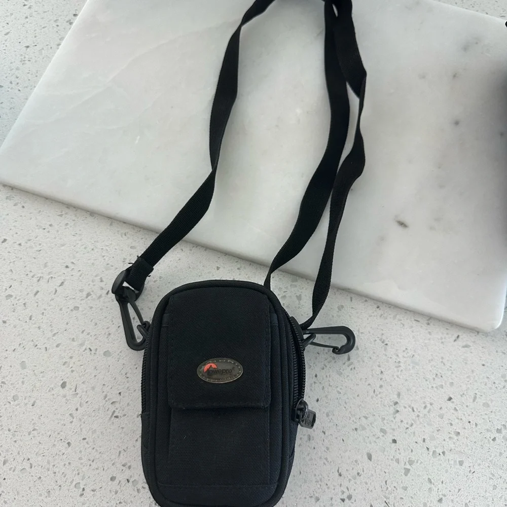 Lowepro Camera case with adjustable strap